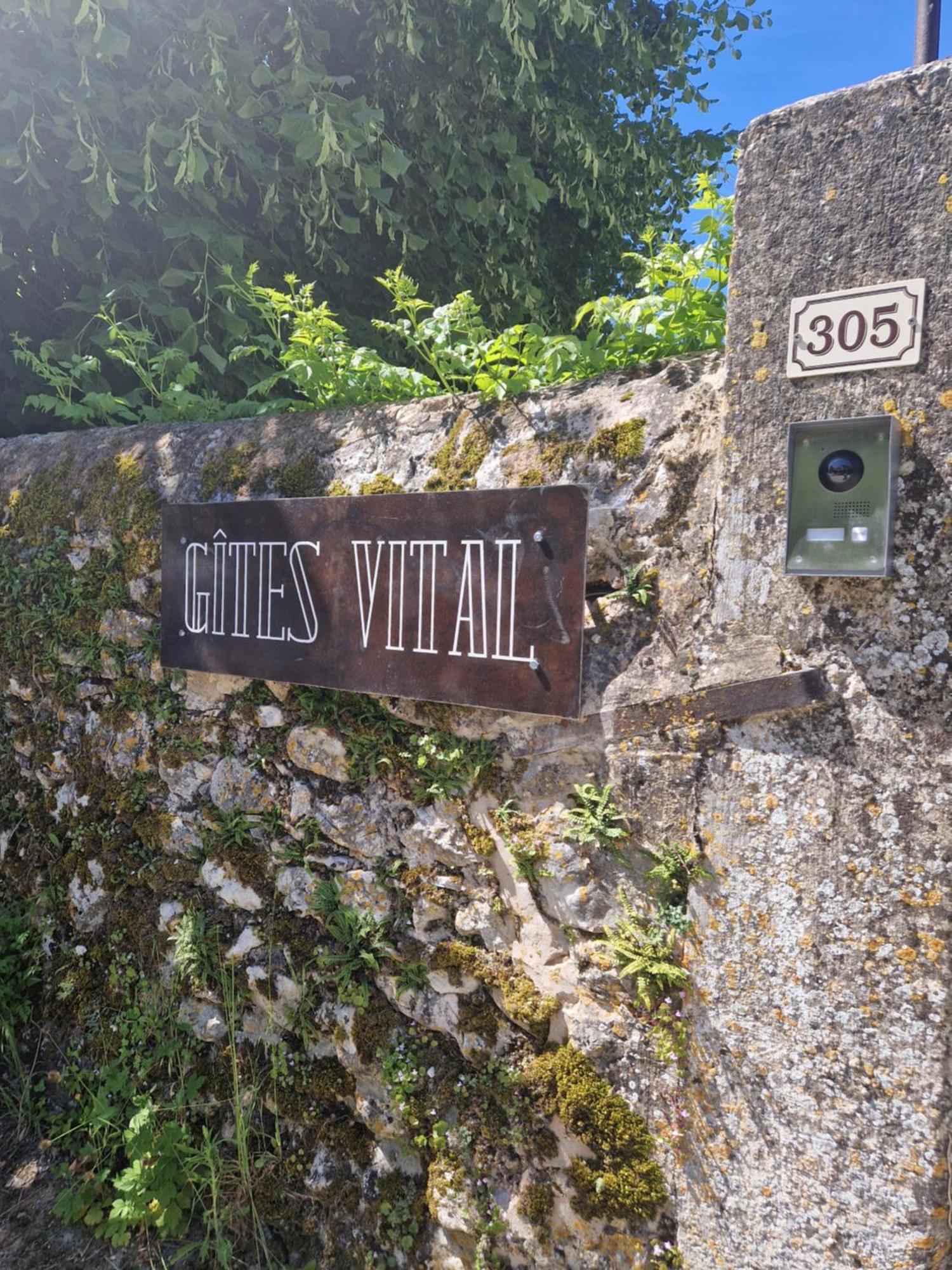 Gites De Charme - Gites Vital Peyrus Buitenkant foto